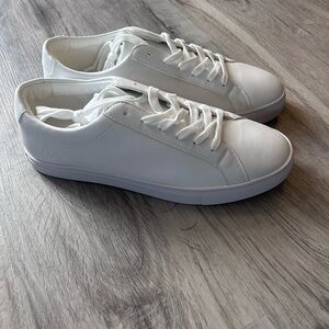 CLSC NEW men’s low top white sneakers